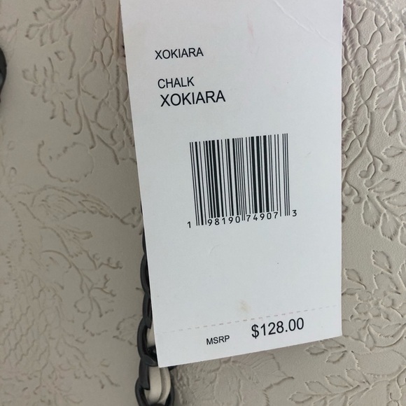 BETSEY JOHNSON NWT Large Skull Floral Embossed XOKIARA Tote Bag Cream - Picture 14 of 14